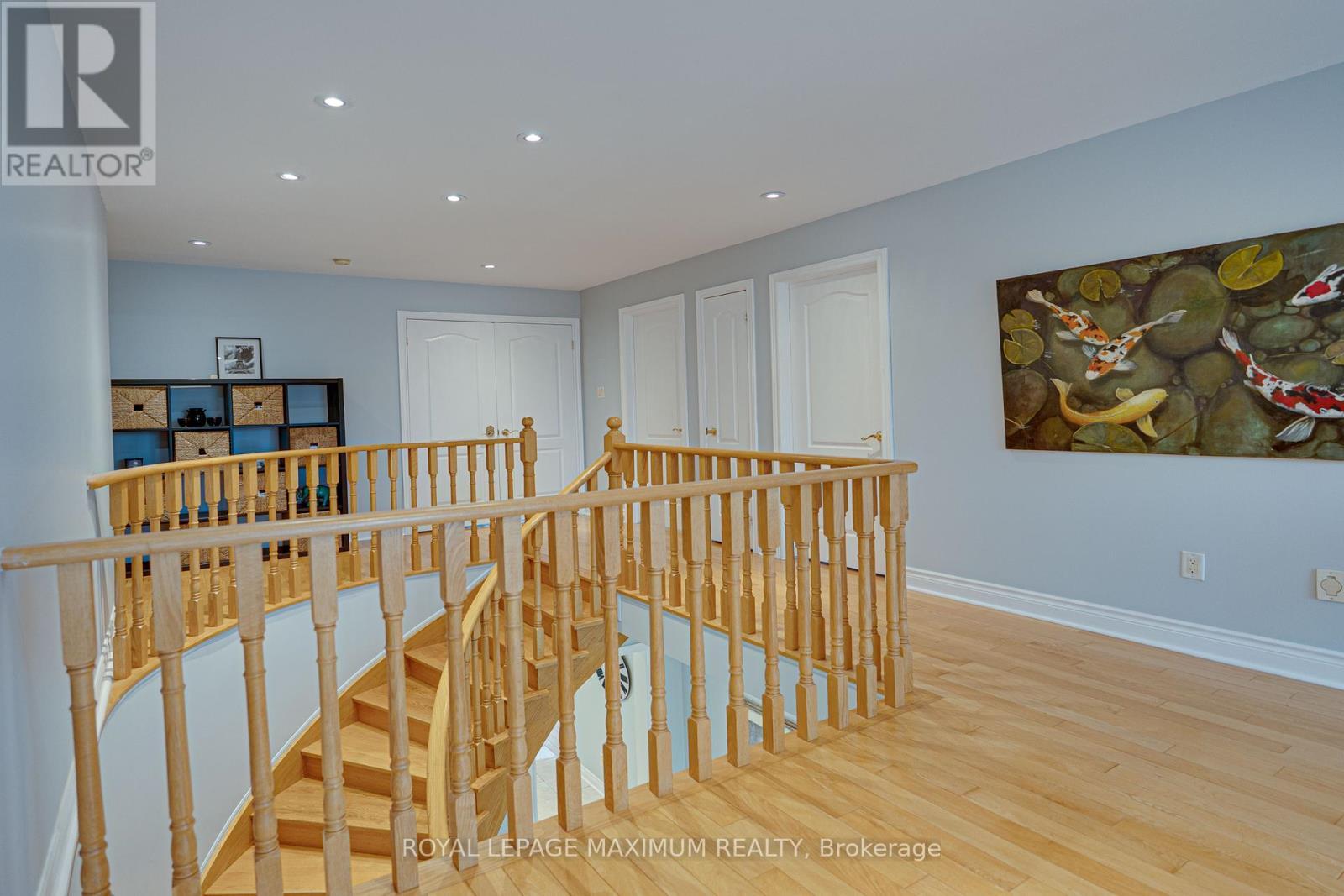 












222 KIMBER CRESCENT

,
Vaughan,




Ontario
L4L9K3

