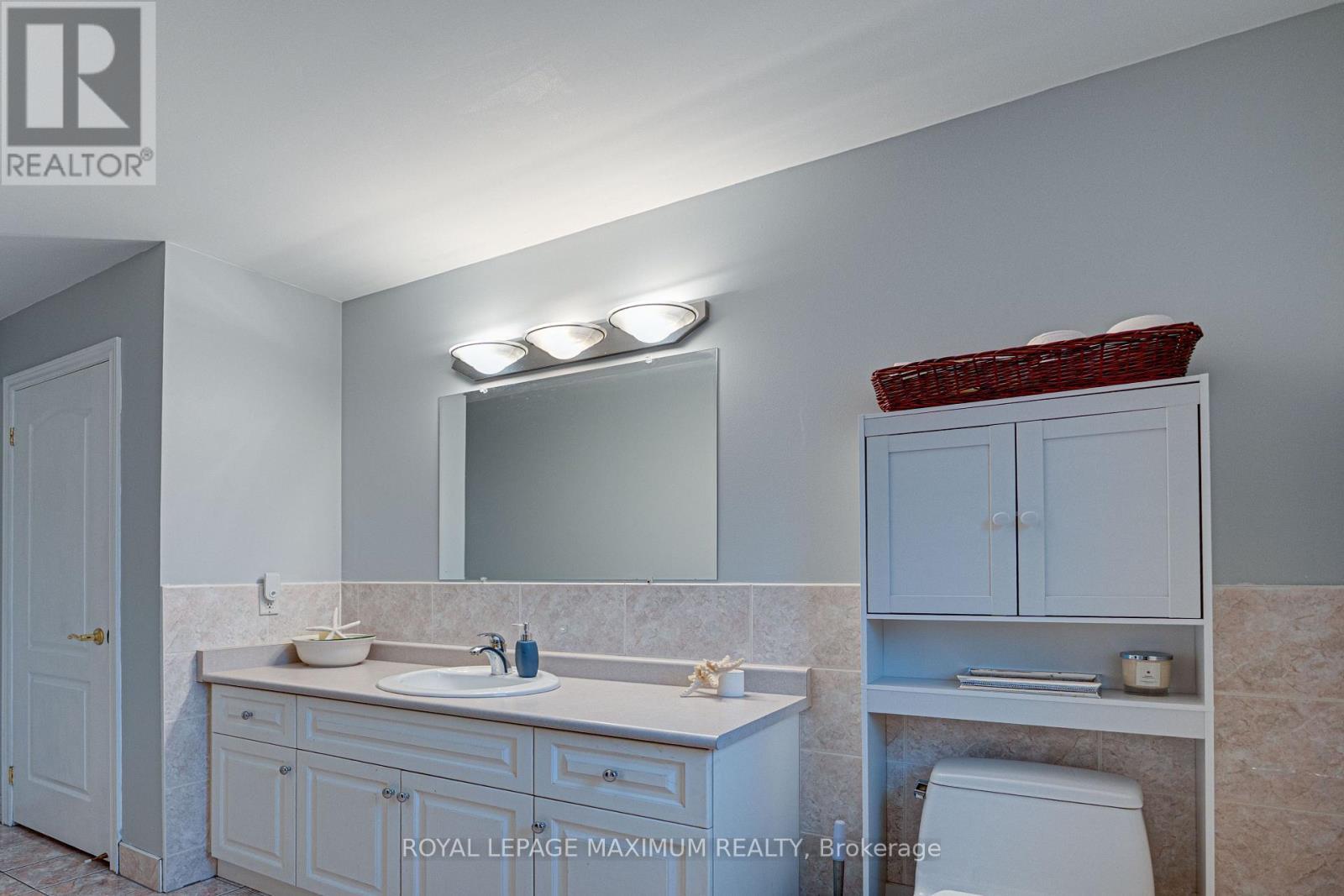 












222 KIMBER CRESCENT

,
Vaughan,




Ontario
L4L9K3

