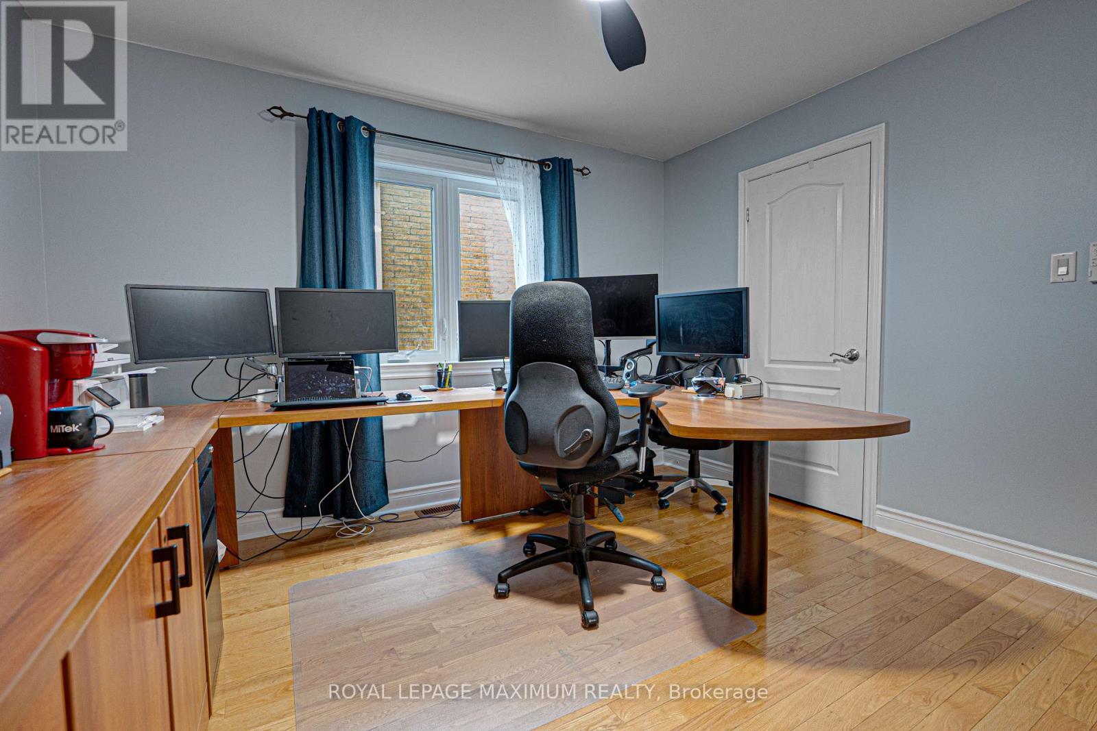 












222 KIMBER CRESCENT

,
Vaughan,




Ontario
L4L9K3


