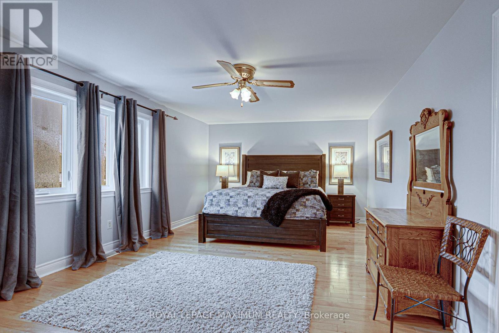 












222 KIMBER CRESCENT

,
Vaughan,




Ontario
L4L9K3

