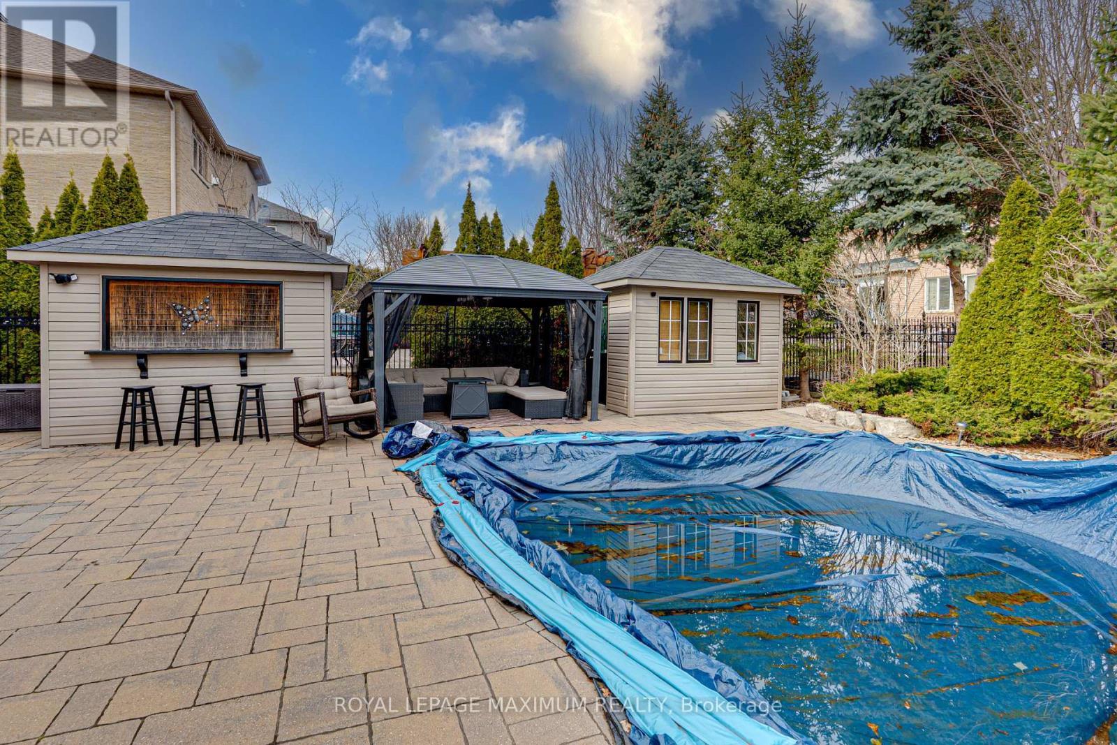 












222 KIMBER CRESCENT

,
Vaughan,




Ontario
L4L9K3

