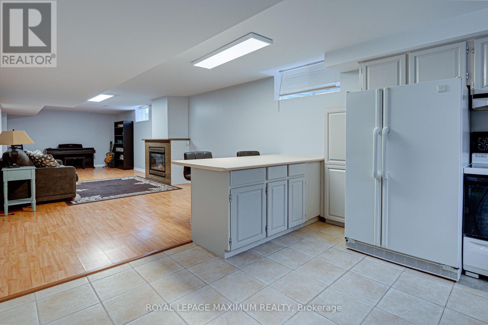 












222 KIMBER CRESCENT

,
Vaughan,




Ontario
L4L9K3


