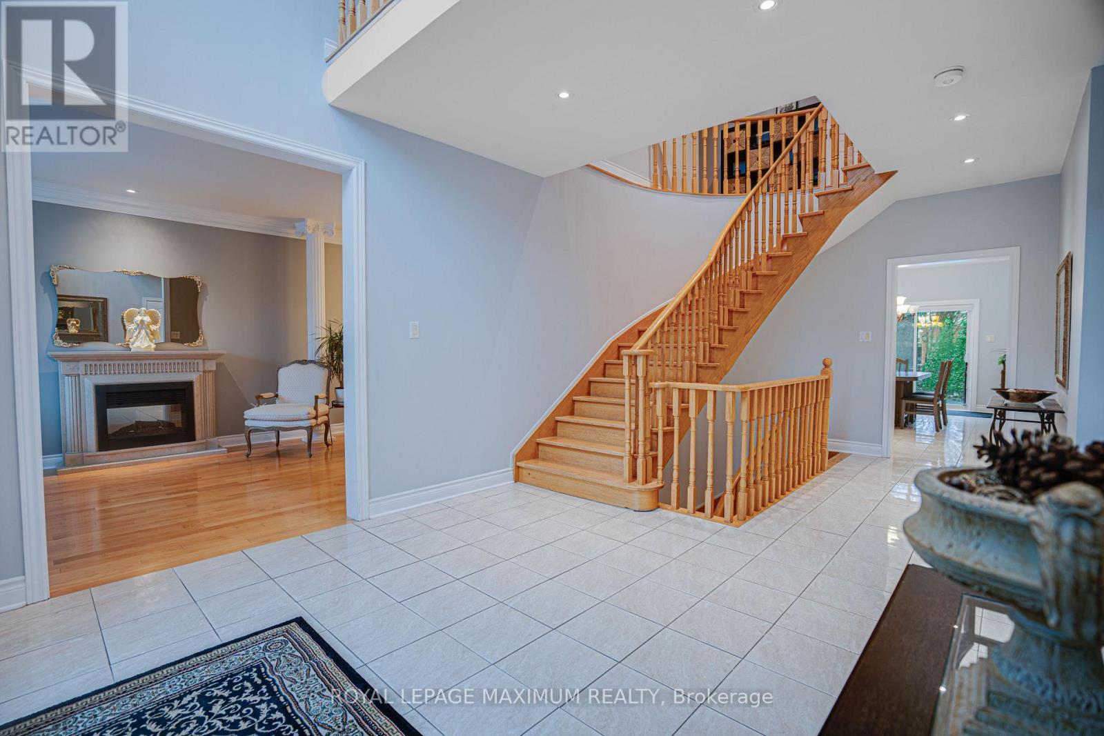 












222 KIMBER CRESCENT

,
Vaughan,




Ontario
L4L9K3

