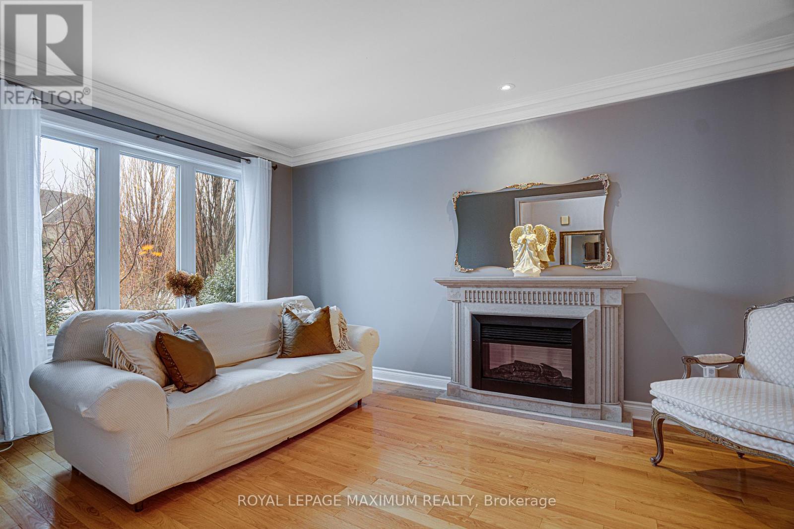 












222 KIMBER CRESCENT

,
Vaughan,




Ontario
L4L9K3

