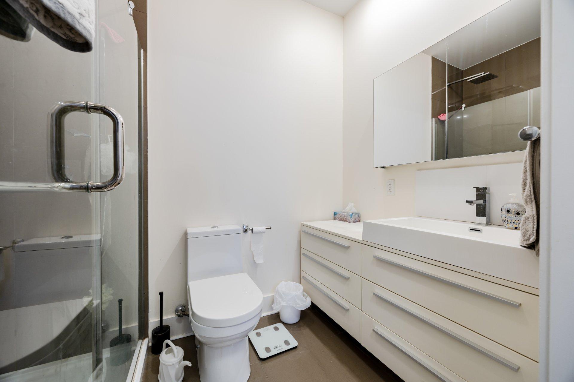 









1435


Rue St-Jacques

, 201,
Montréal (Ville-Marie),




QC
H3C1H3

