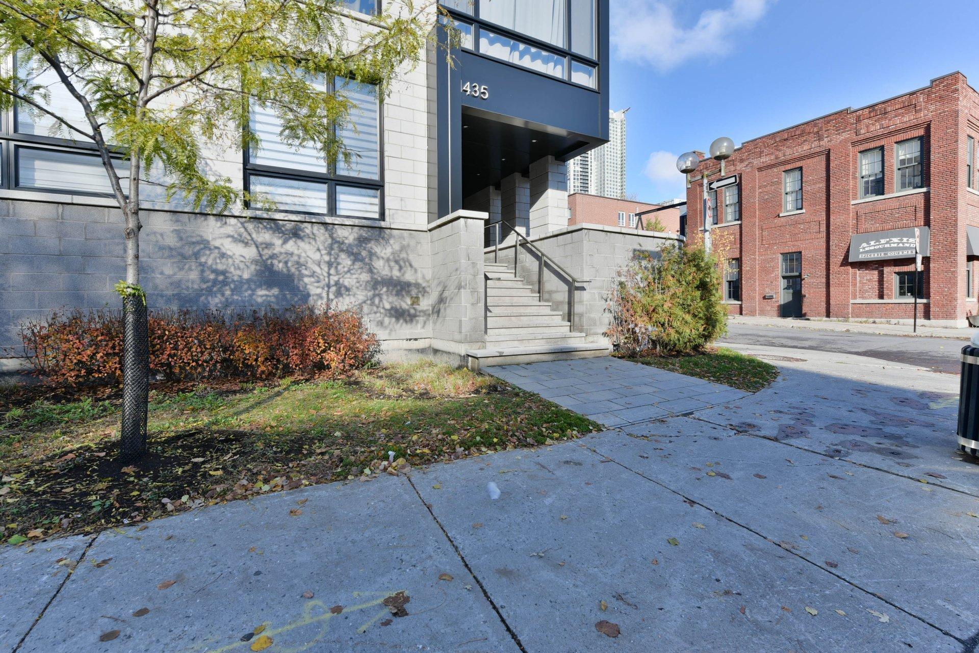 









1435


Rue St-Jacques

, 201,
Montréal (Ville-Marie),




QC
H3C1H3


