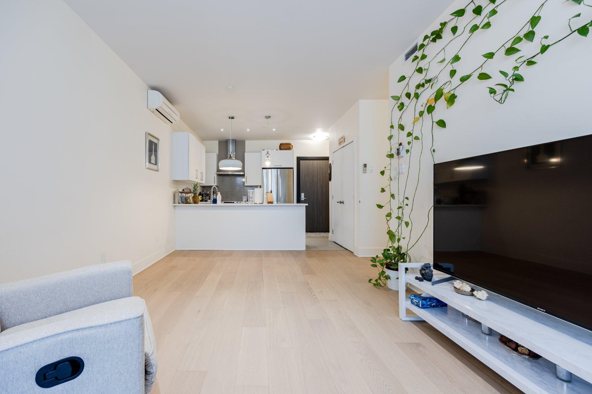 









1435


Rue St-Jacques

, 201,
Montréal (Ville-Marie),




QC
H3C1H3

