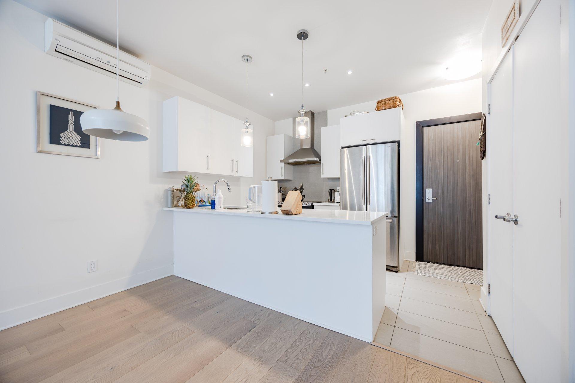 









1435


Rue St-Jacques

, 201,
Montréal (Ville-Marie),




QC
H3C1H3


