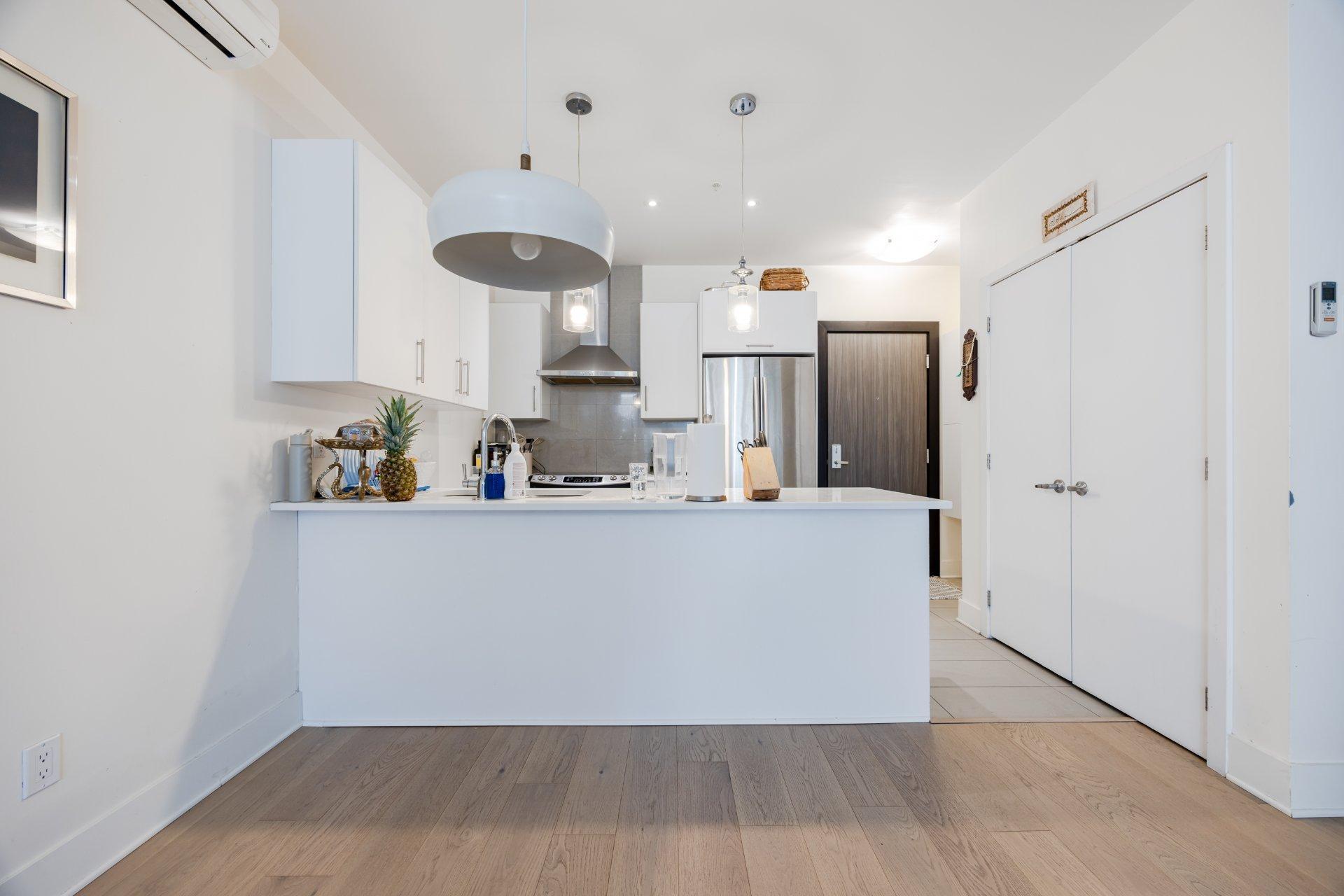 









1435


Rue St-Jacques

, 201,
Montréal (Ville-Marie),




QC
H3C1H3

