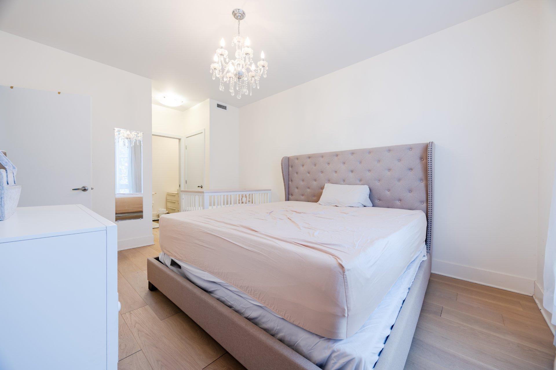 









1435


Rue St-Jacques

, 201,
Montréal (Ville-Marie),




QC
H3C1H3


