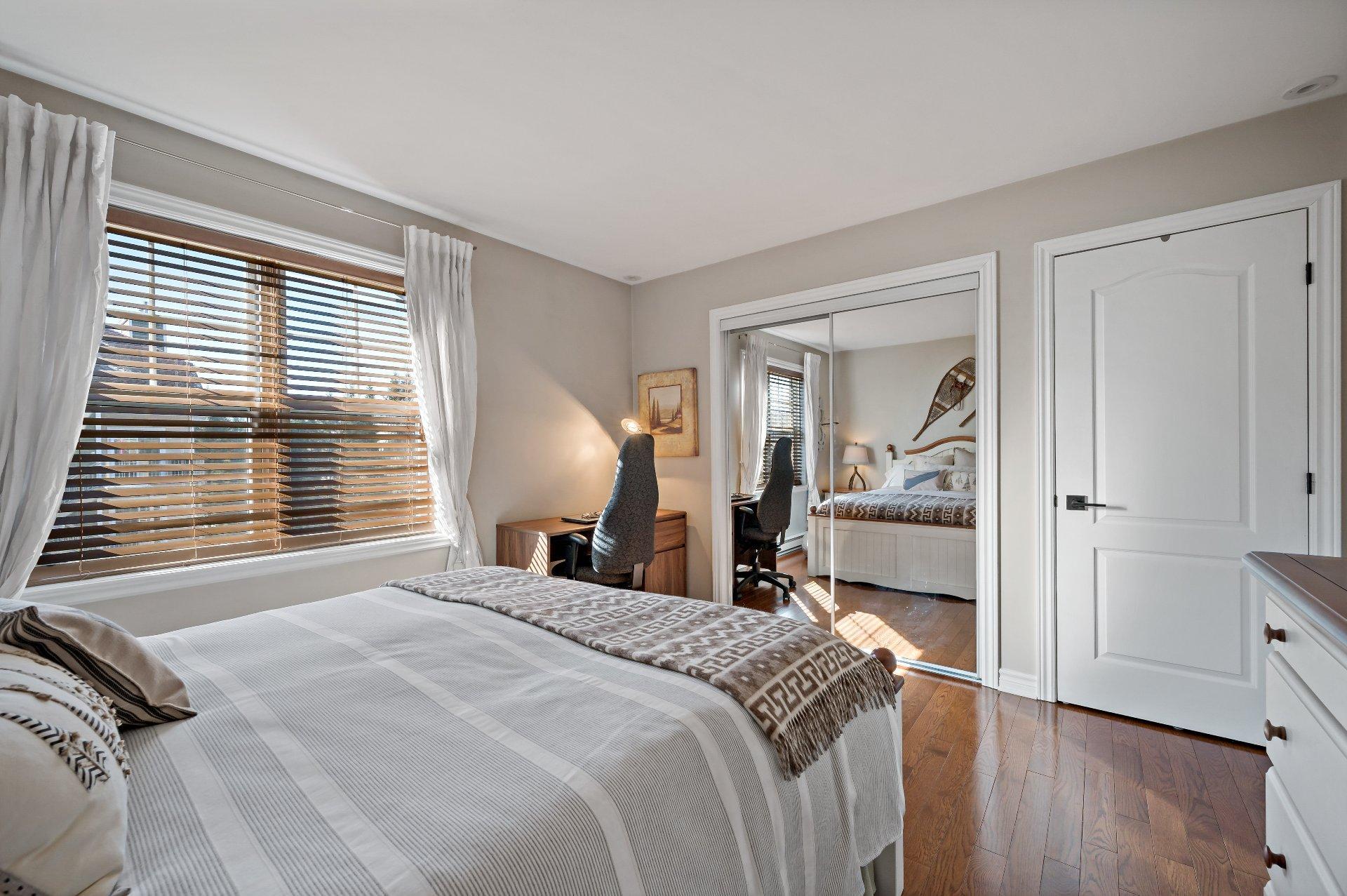 









410


Allée des Cimes

, 8,
Mont-Tremblant,




QC
J8E0B3

