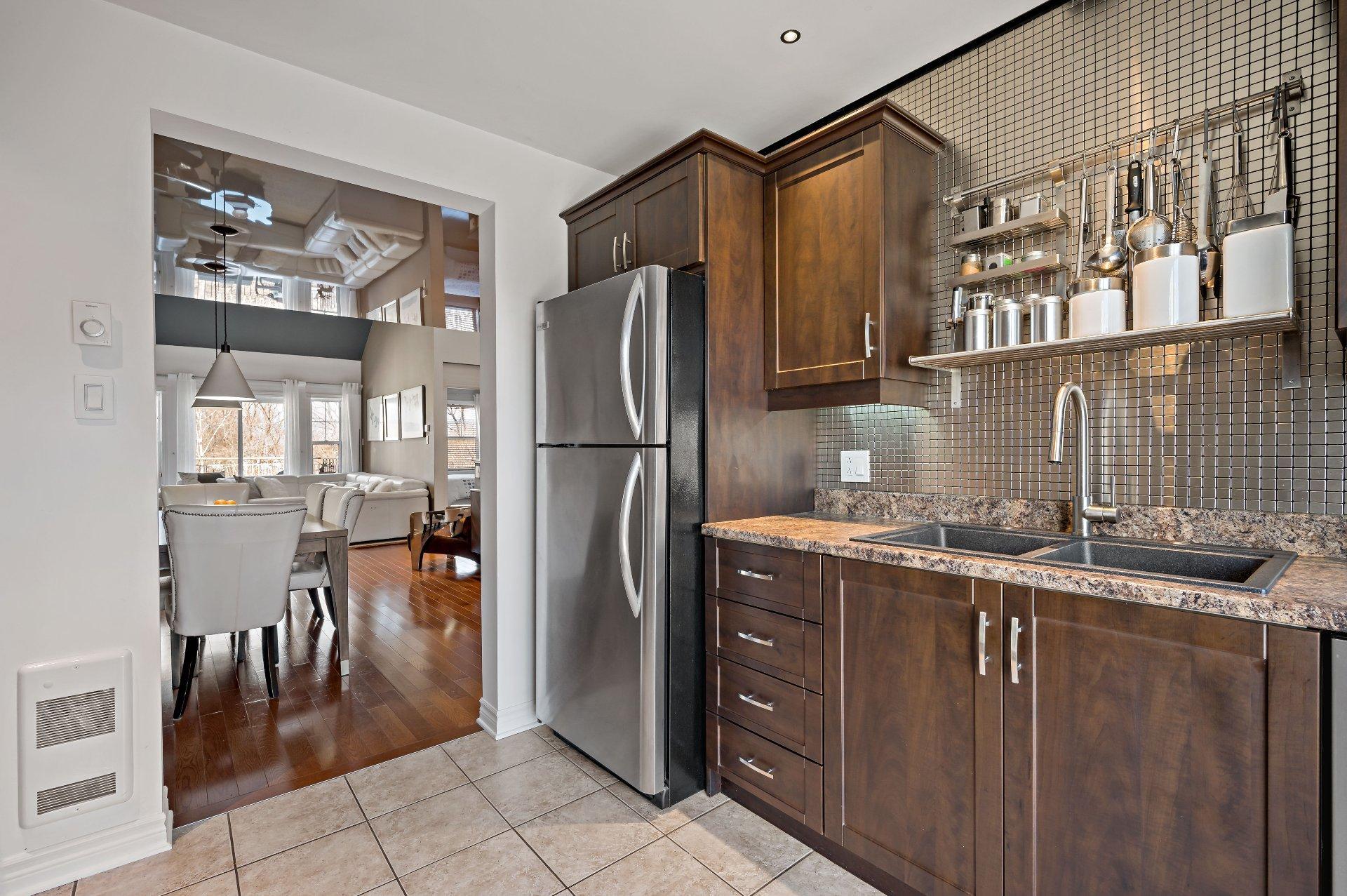 









410


Allée des Cimes

, 8,
Mont-Tremblant,




QC
J8E0B3


