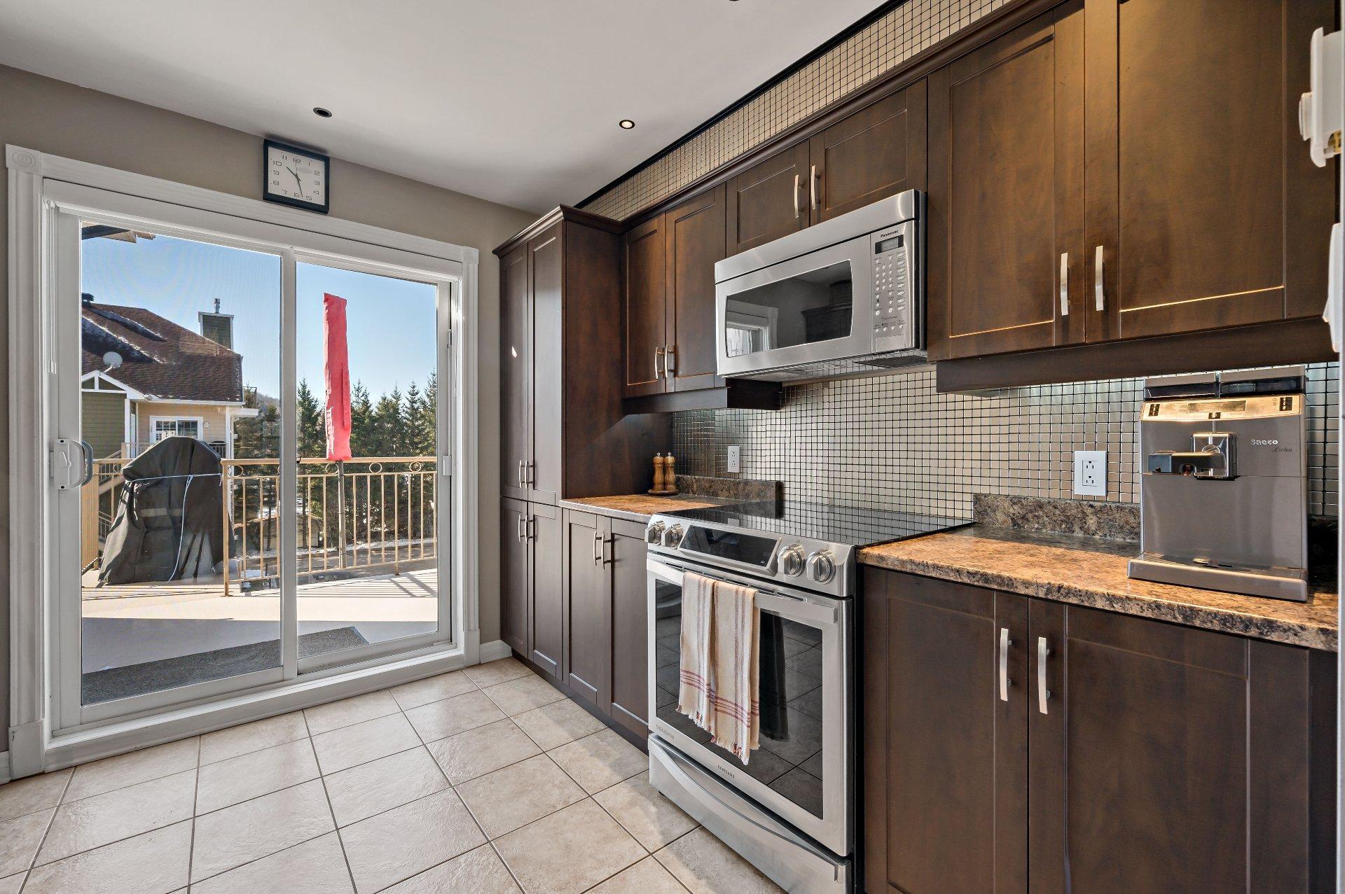 









410


Allée des Cimes

, 8,
Mont-Tremblant,




QC
J8E0B3

