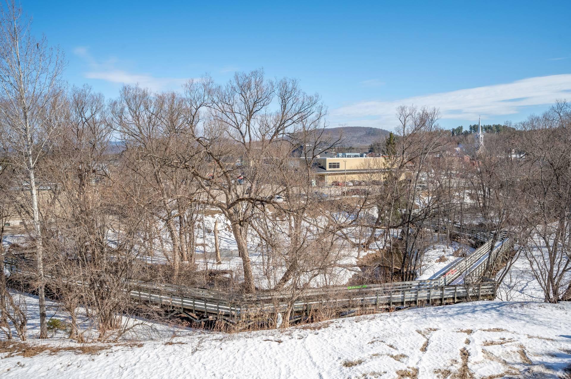 









410


Allée des Cimes

, 8,
Mont-Tremblant,




QC
J8E0B3

