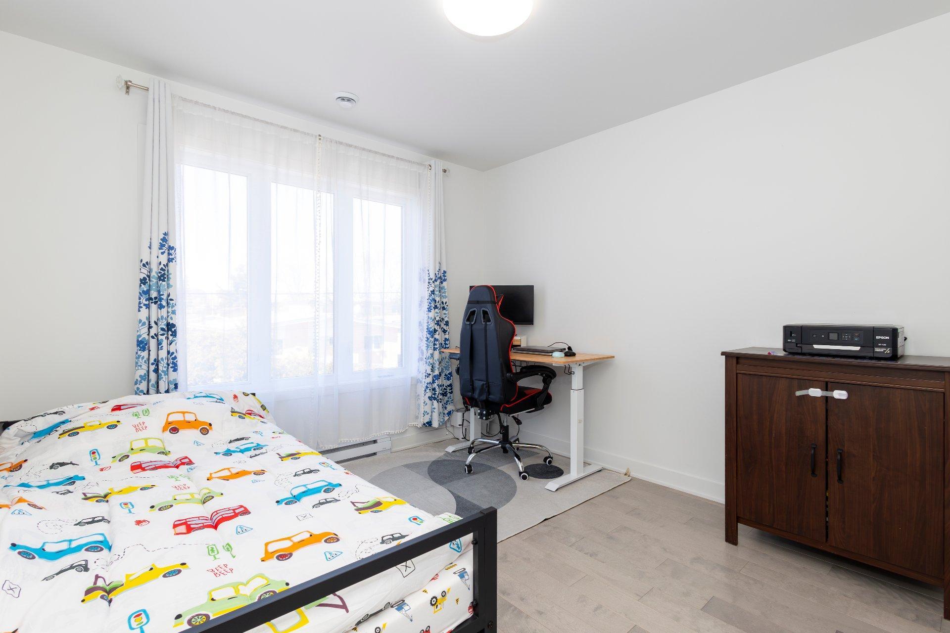 









1415


Rue Albert

,
Longueuil (Saint-Hubert),




QC
J4T1T7

