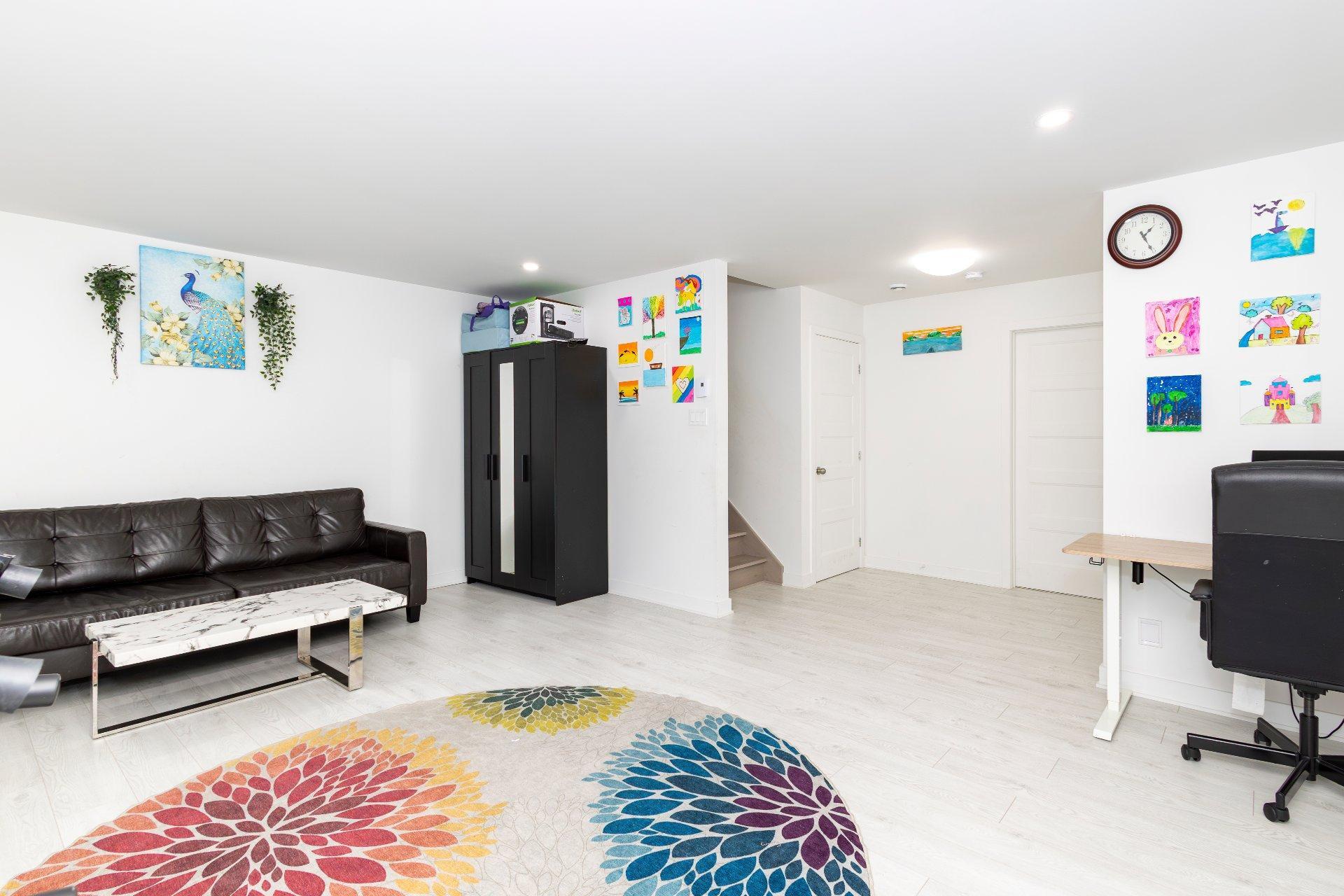 









1415


Rue Albert

,
Longueuil (Saint-Hubert),




QC
J4T1T7

