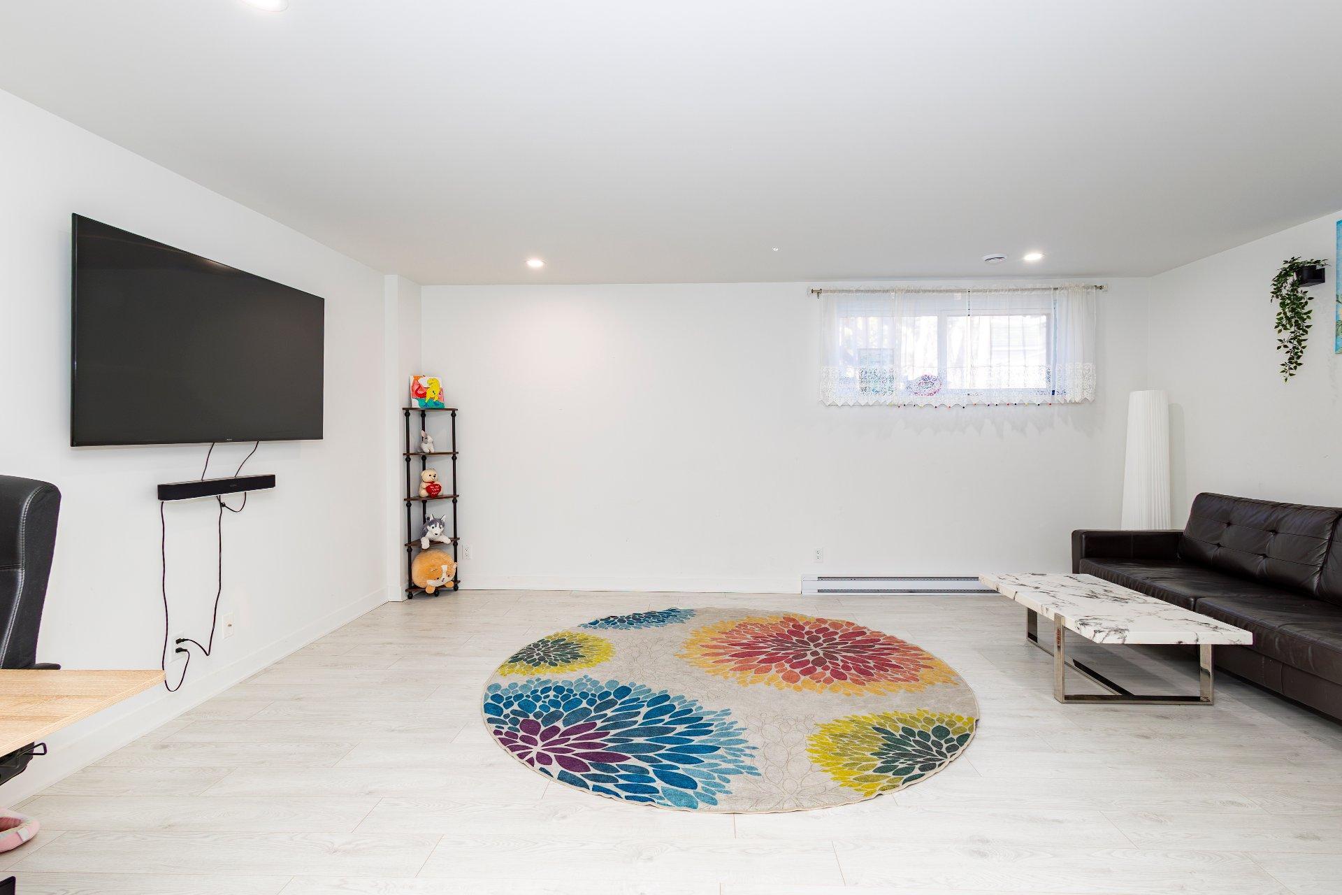 









1415


Rue Albert

,
Longueuil (Saint-Hubert),




QC
J4T1T7

