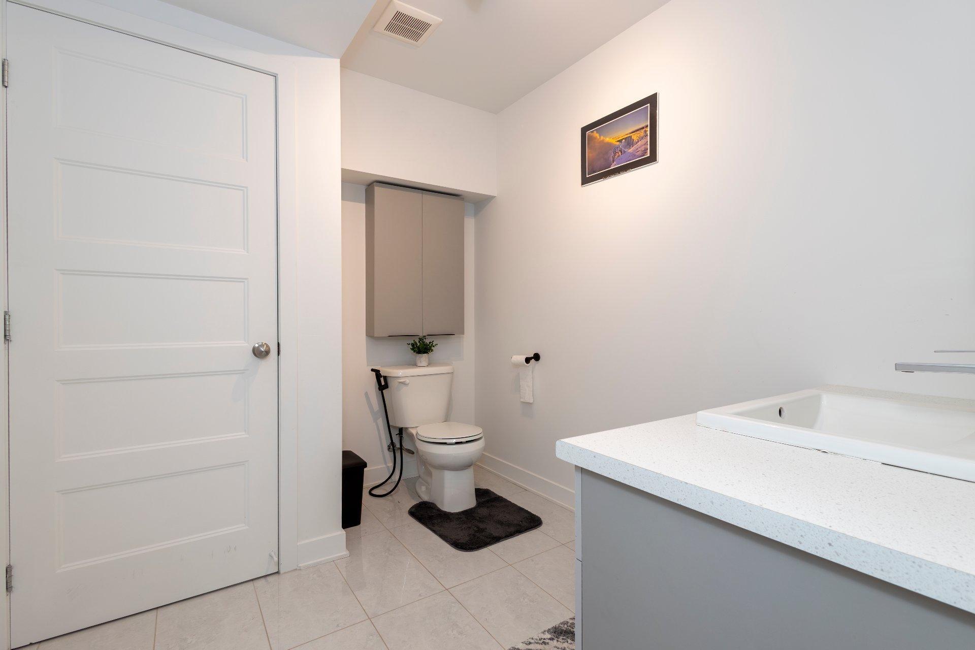 









1415


Rue Albert

,
Longueuil (Saint-Hubert),




QC
J4T1T7

