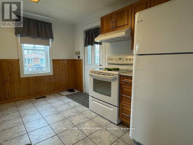 












84 SIXTH AVENUE

,
Timmins (TNE - Central),




Ontario
P4N5M2

