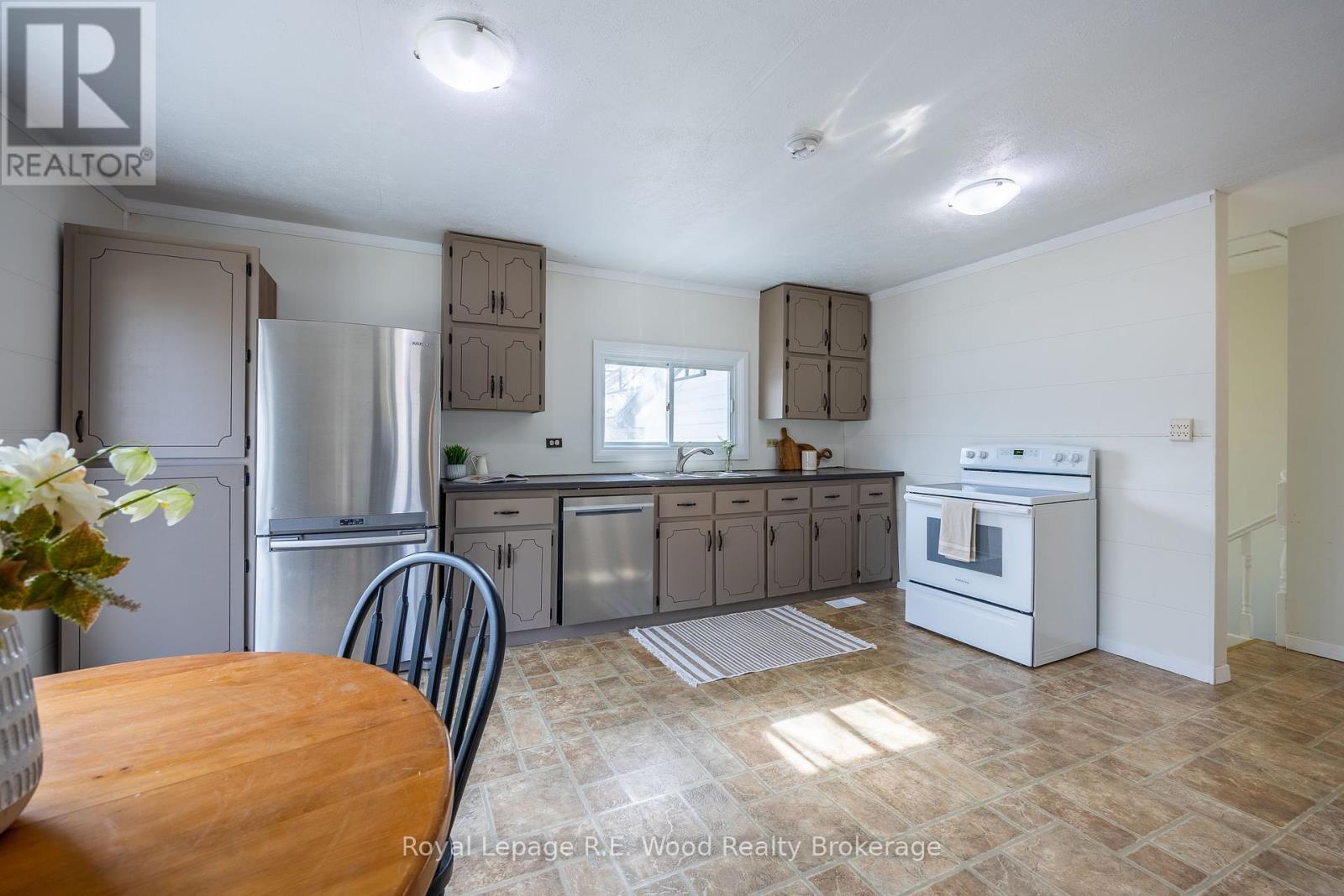 












53869 HERITAGE LINE

,
Bayham (Richmond),




Ontario
N5H2R1

