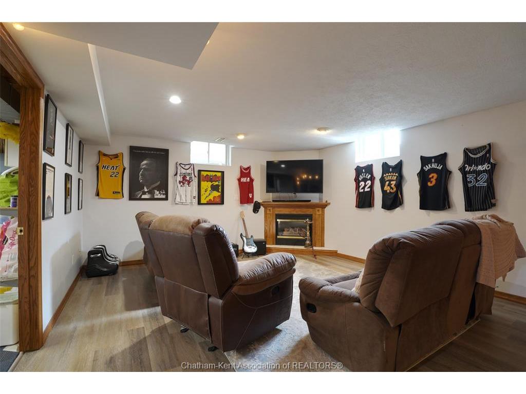 









204


Garden

Path,
Chatham,




ON
N7M 5M3

