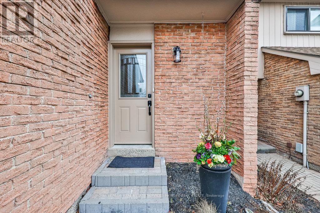 












66 - 1558 LANCASTER DRIVE

,
Oakville,




Ontario
L6H2Z4

