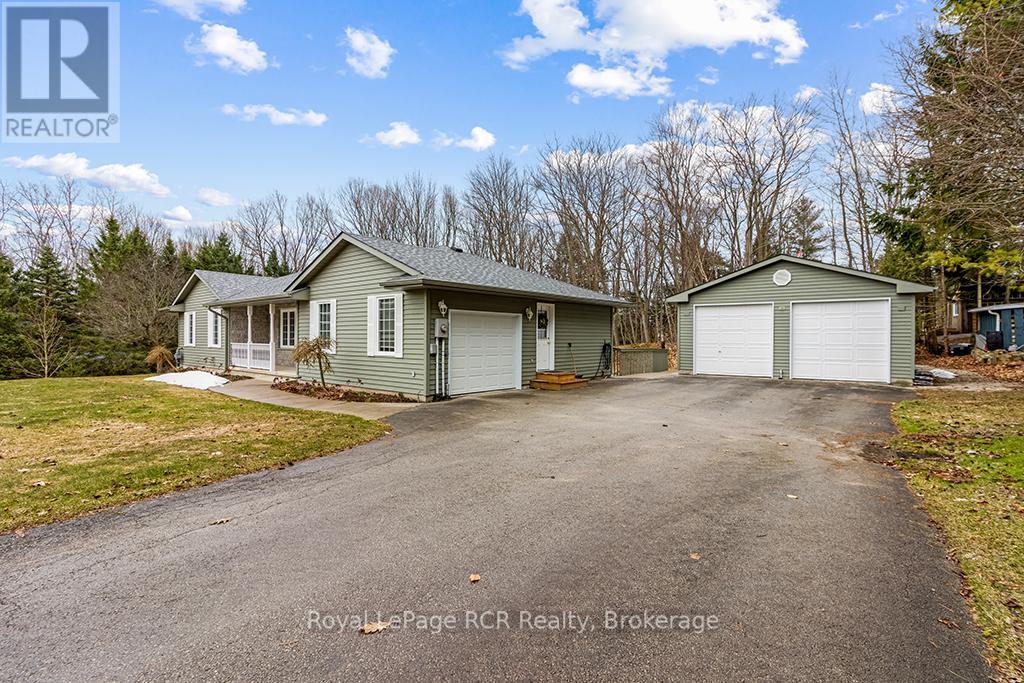 












107 MAPLE RIDGE CRESCENT

,
Georgian Bluffs,




Ontario
N4K5N4

