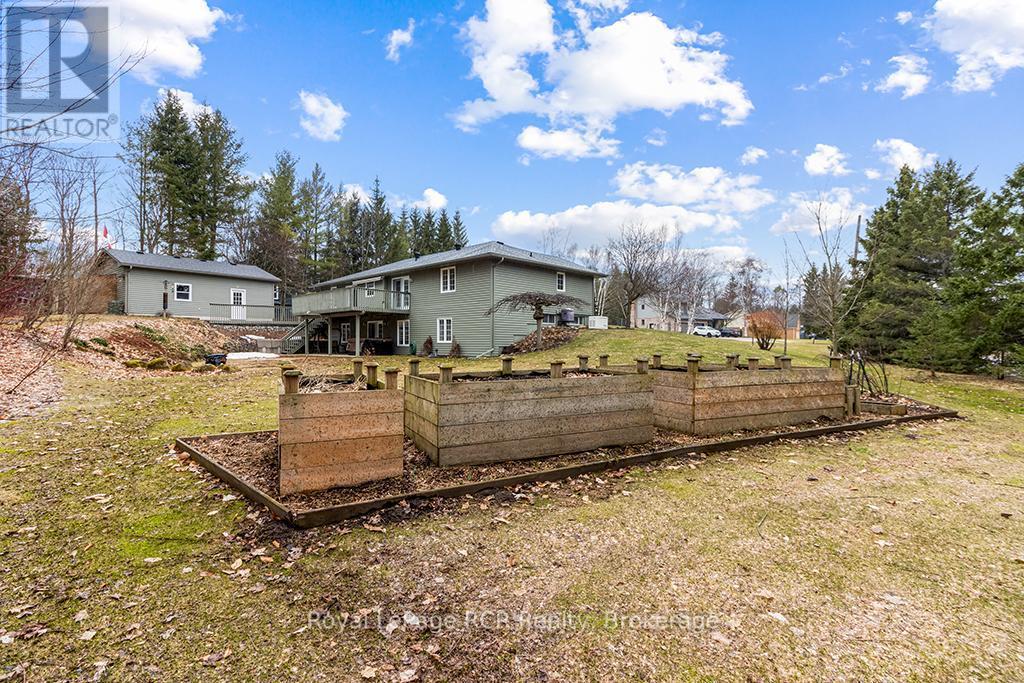












107 MAPLE RIDGE CRESCENT

,
Georgian Bluffs,




Ontario
N4K5N4

