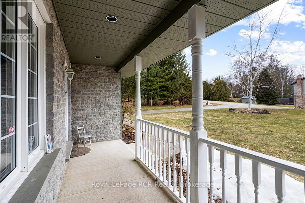 












107 MAPLE RIDGE CRESCENT

,
Georgian Bluffs,




Ontario
N4K5N4


