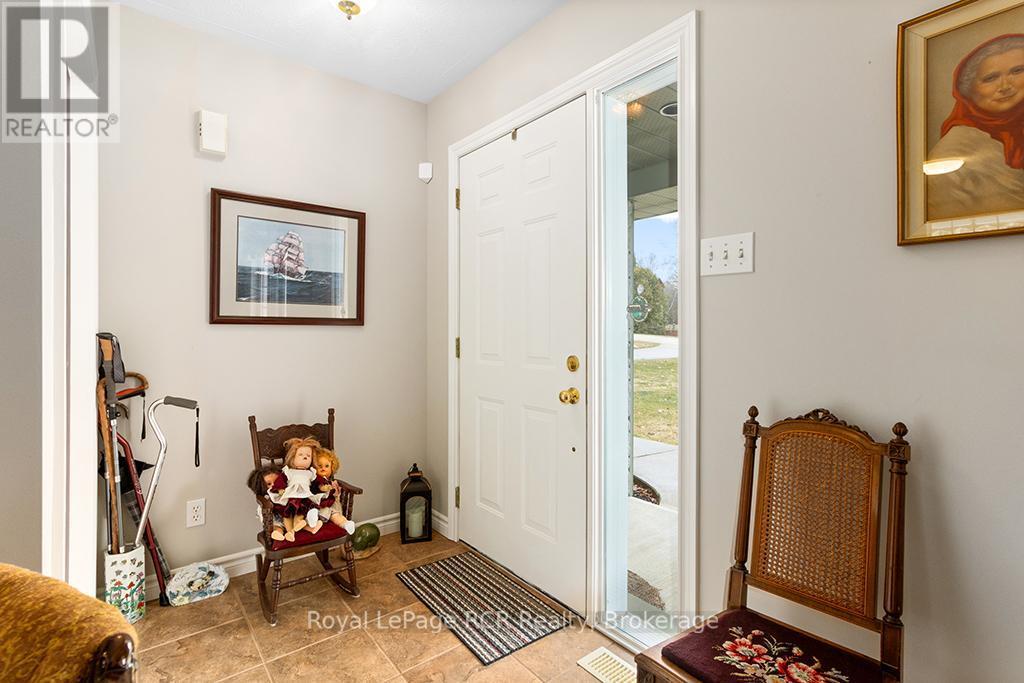 












107 MAPLE RIDGE CRESCENT

,
Georgian Bluffs,




Ontario
N4K5N4

