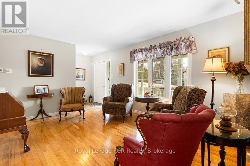 












107 MAPLE RIDGE CRESCENT

,
Georgian Bluffs,




Ontario
N4K5N4

