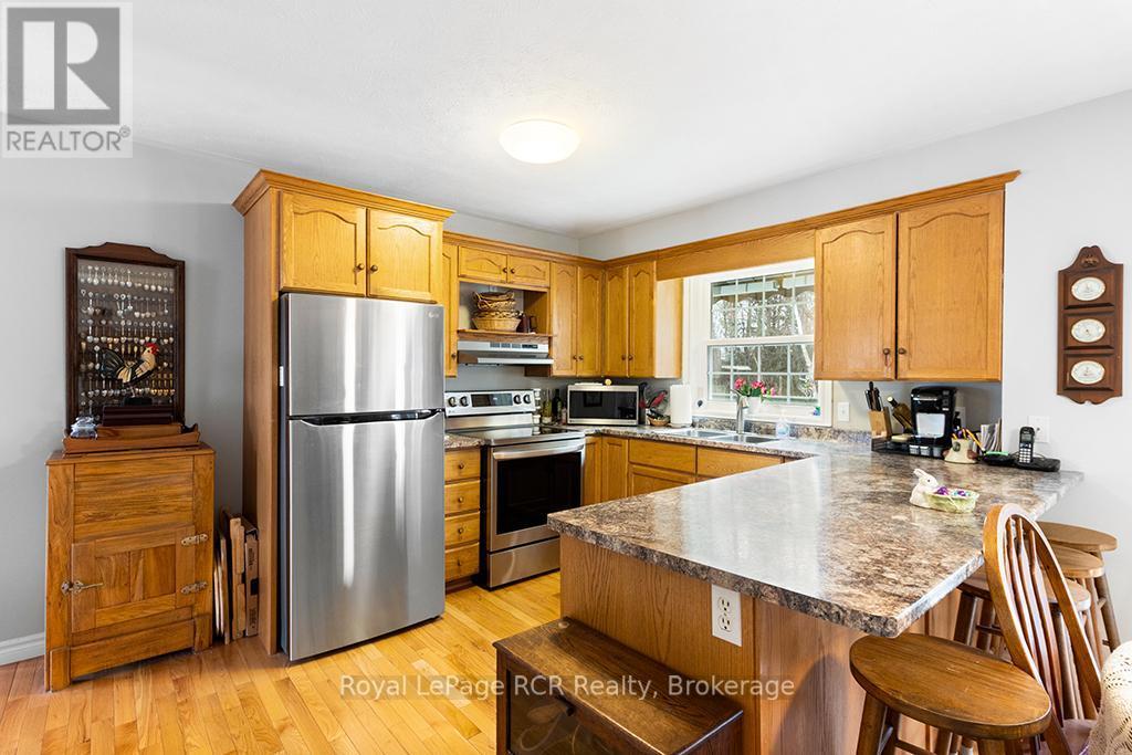 












107 MAPLE RIDGE CRESCENT

,
Georgian Bluffs,




Ontario
N4K5N4

