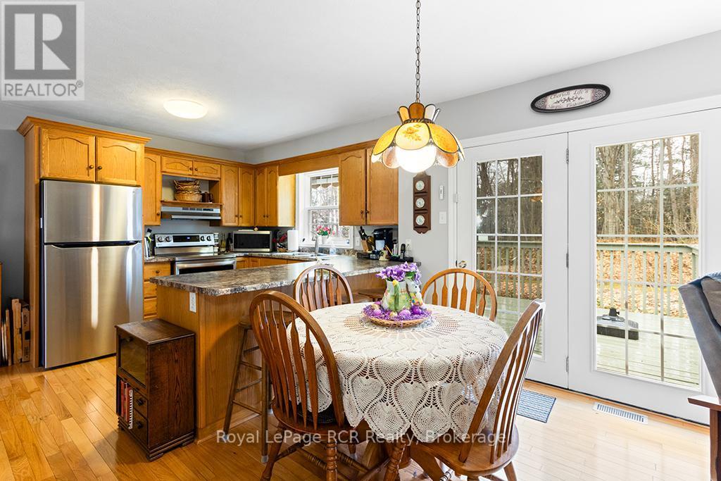 












107 MAPLE RIDGE CRESCENT

,
Georgian Bluffs,




Ontario
N4K5N4

