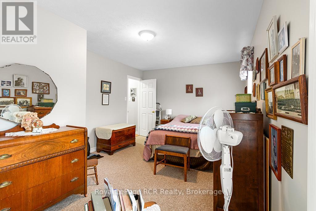 












107 MAPLE RIDGE CRESCENT

,
Georgian Bluffs,




Ontario
N4K5N4

