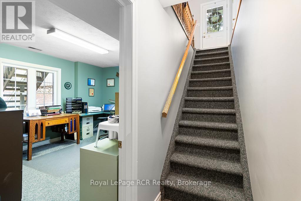 












107 MAPLE RIDGE CRESCENT

,
Georgian Bluffs,




Ontario
N4K5N4

