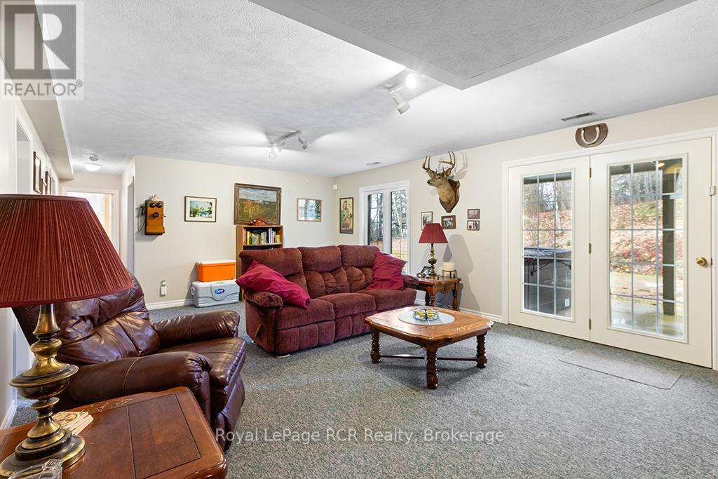 












107 MAPLE RIDGE CRESCENT

,
Georgian Bluffs,




Ontario
N4K5N4

