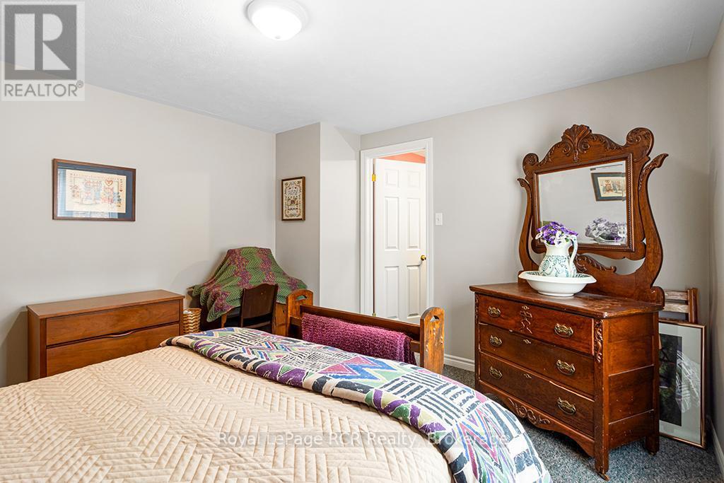 












107 MAPLE RIDGE CRESCENT

,
Georgian Bluffs,




Ontario
N4K5N4

