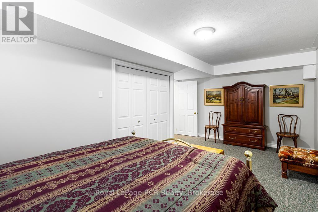 












107 MAPLE RIDGE CRESCENT

,
Georgian Bluffs,




Ontario
N4K5N4


