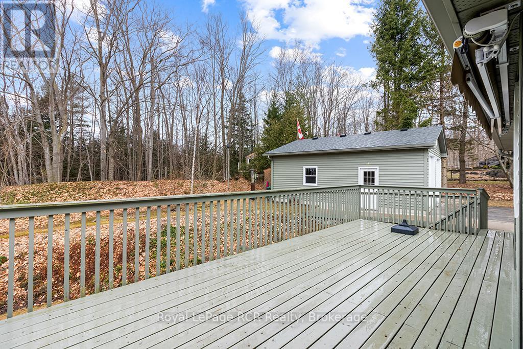 












107 MAPLE RIDGE CRESCENT

,
Georgian Bluffs,




Ontario
N4K5N4

