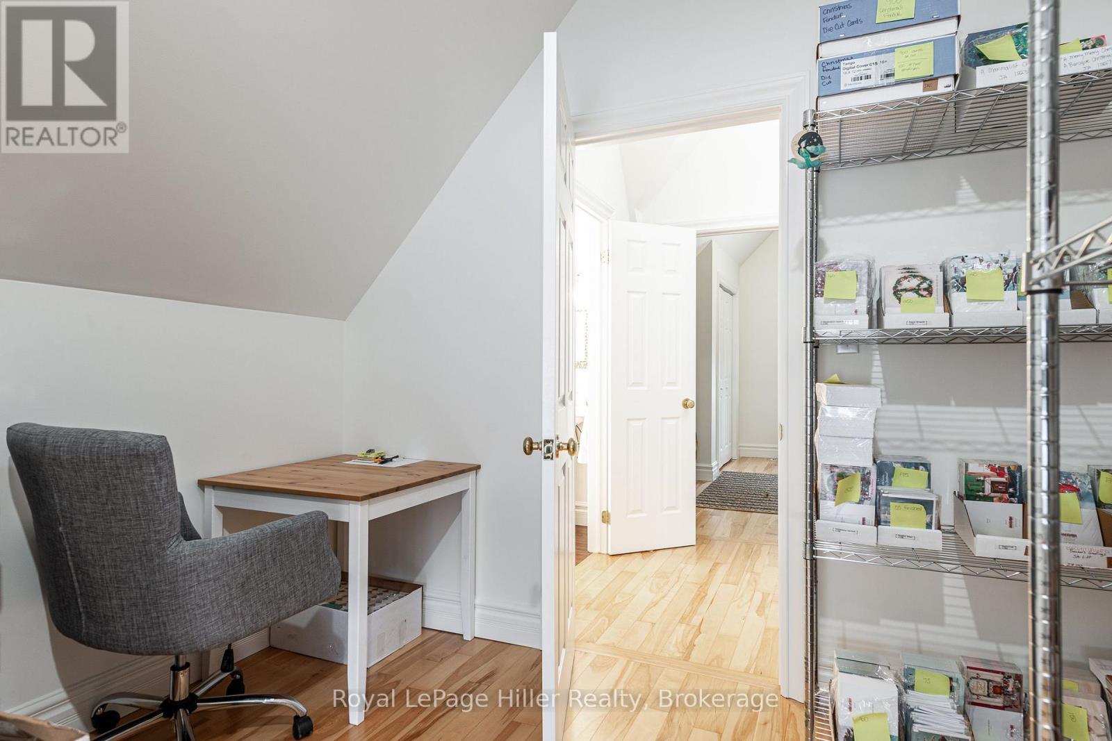












2215 34 LINE

,
Perth East (Shakespeare),




Ontario
N0B2P0

