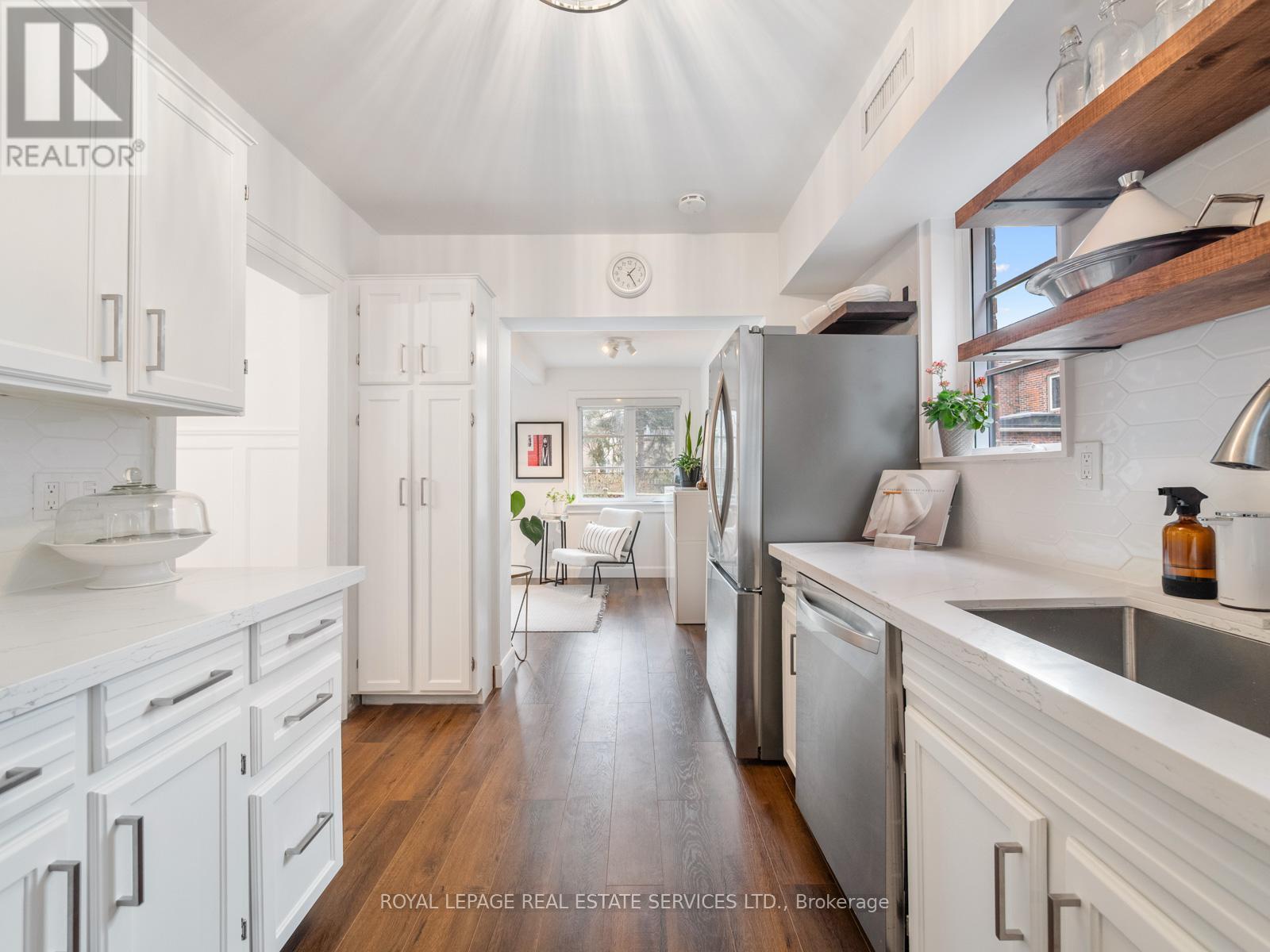 












28 TRAYMORE CRESCENT

,
Toronto,




Ontario
M6S4K5

