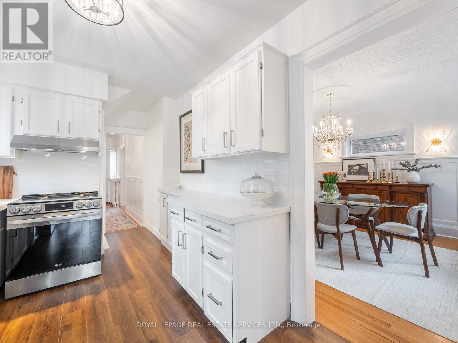 












28 TRAYMORE CRESCENT

,
Toronto,




Ontario
M6S4K5

