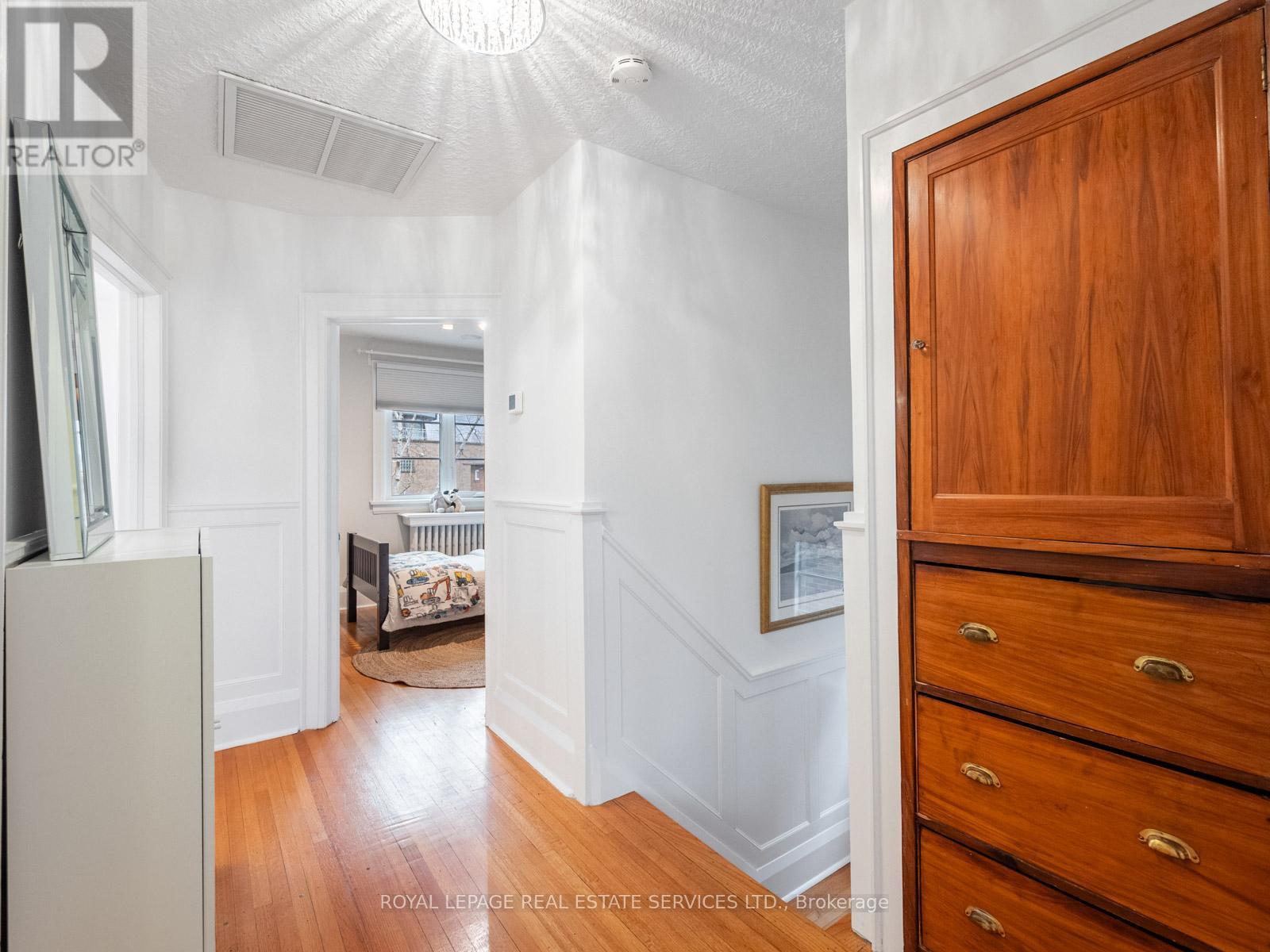 












28 TRAYMORE CRESCENT

,
Toronto,




Ontario
M6S4K5

