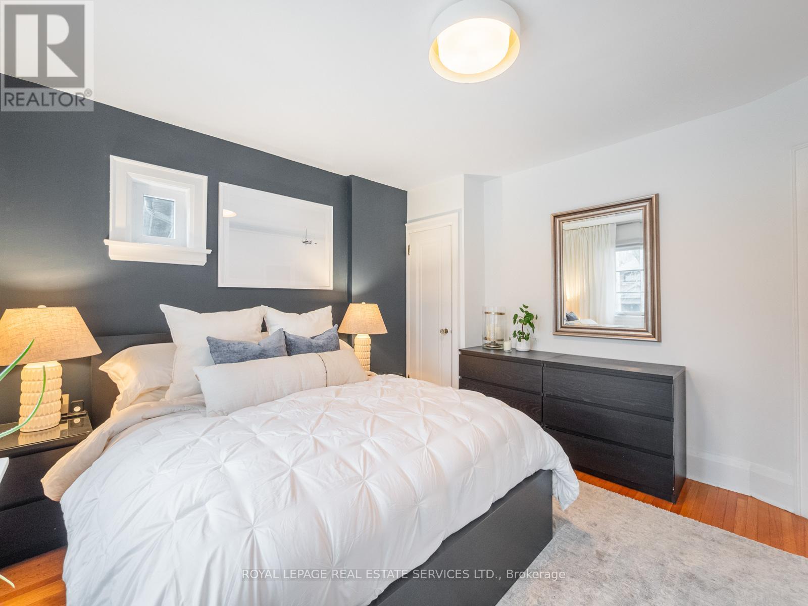 












28 TRAYMORE CRESCENT

,
Toronto,




Ontario
M6S4K5

