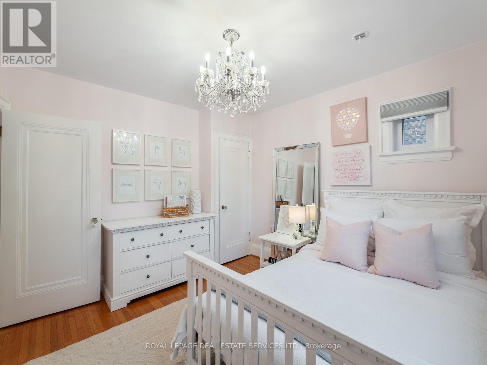 












28 TRAYMORE CRESCENT

,
Toronto,




Ontario
M6S4K5

