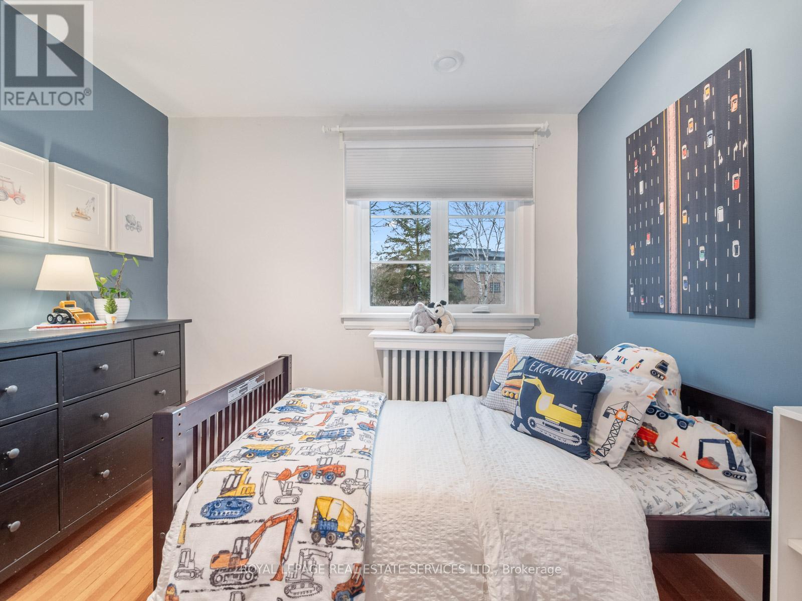 












28 TRAYMORE CRESCENT

,
Toronto,




Ontario
M6S4K5

