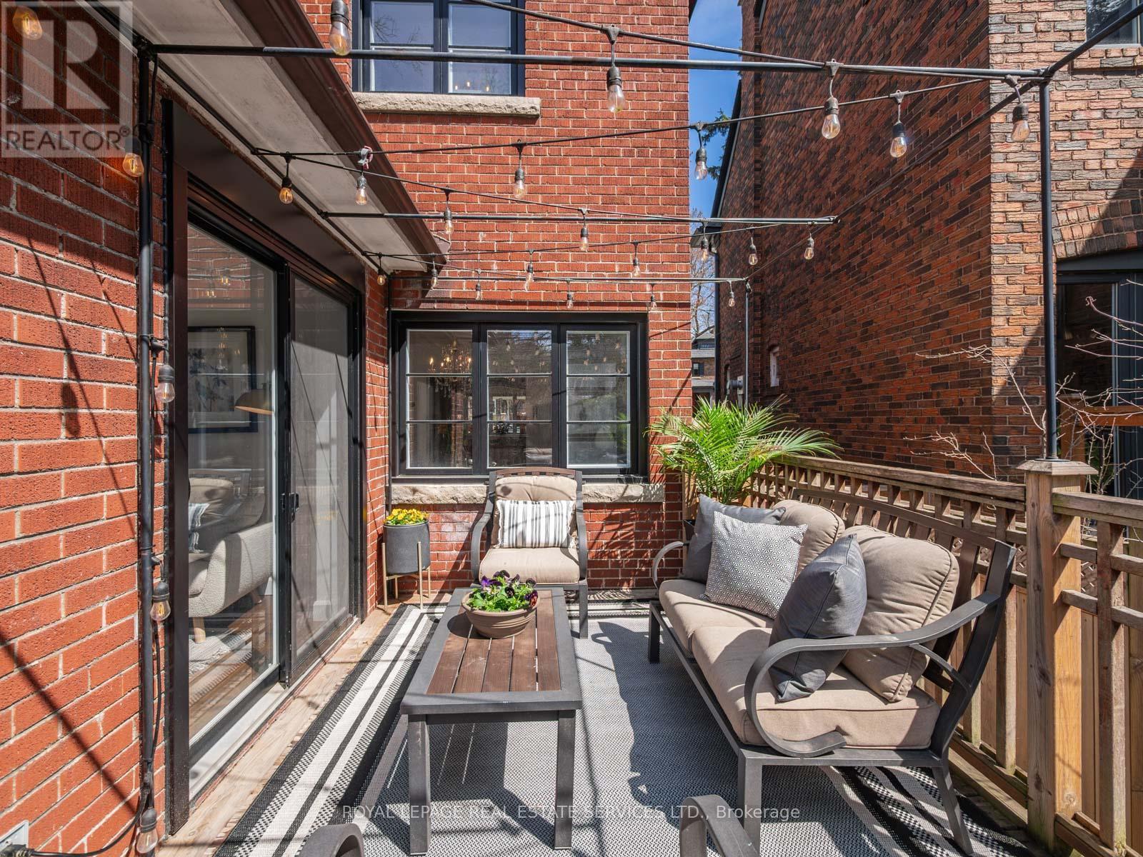 












28 TRAYMORE CRESCENT

,
Toronto,




Ontario
M6S4K5

