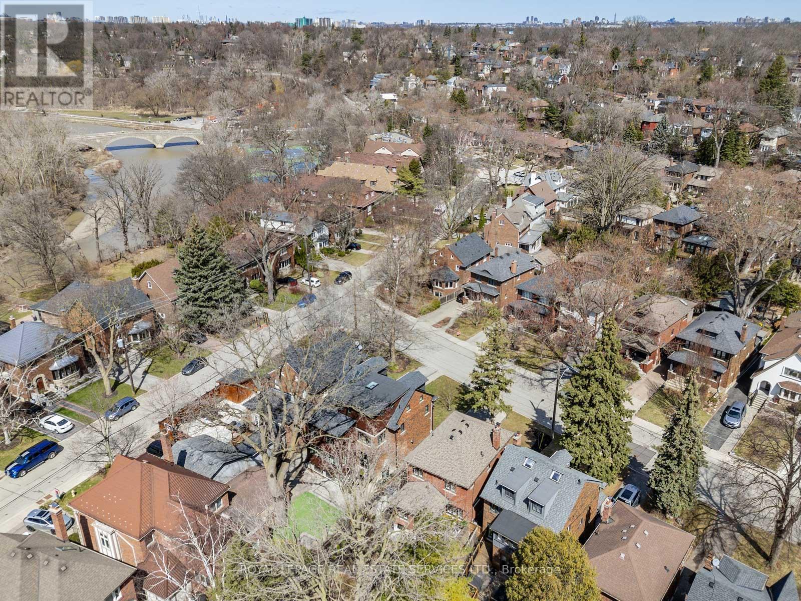 












28 TRAYMORE CRESCENT

,
Toronto,




Ontario
M6S4K5

