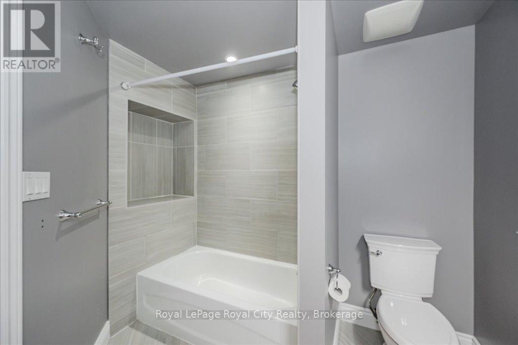 












4663 WELLINGTON 35 ROAD

,
Puslinch,




Ontario
N1H6J3

