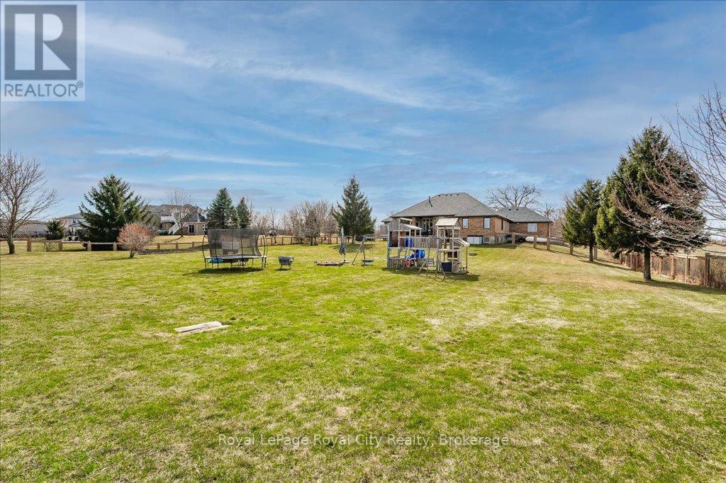 












4663 WELLINGTON 35 ROAD

,
Puslinch,




Ontario
N1H6J3

